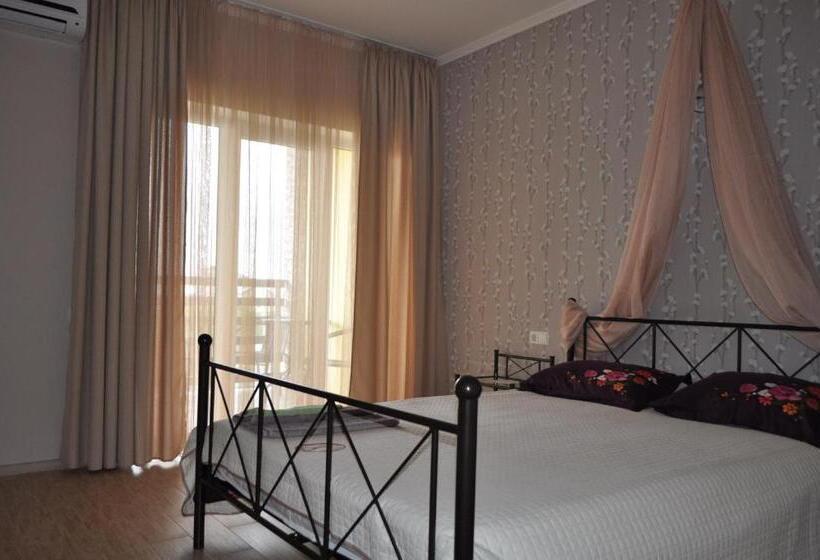 اتاق لوکس, Inn Estio