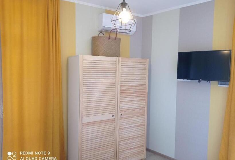 اتاق لوکس, Inn Estio