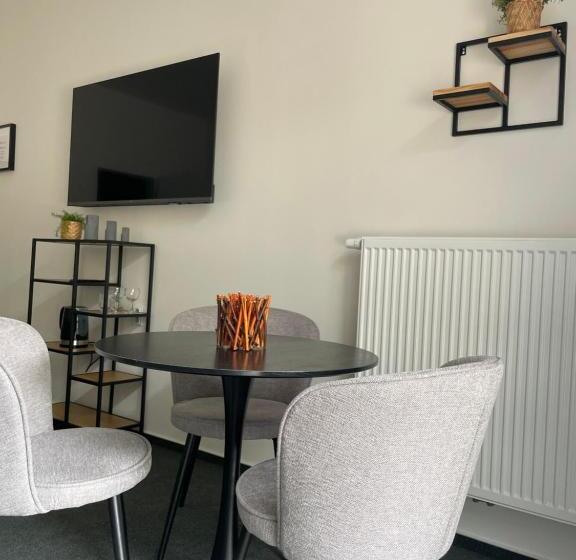 标准间, Apartmány Hrázní