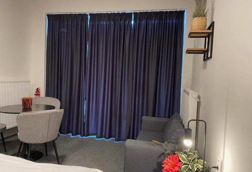 标准间, Apartmány Hrázní