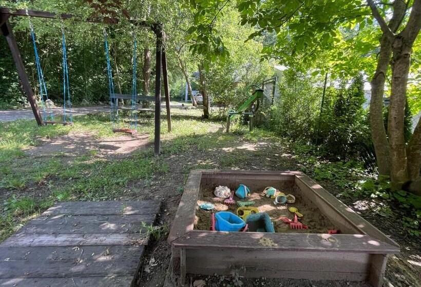 家庭套房, Apartmány Hrázní