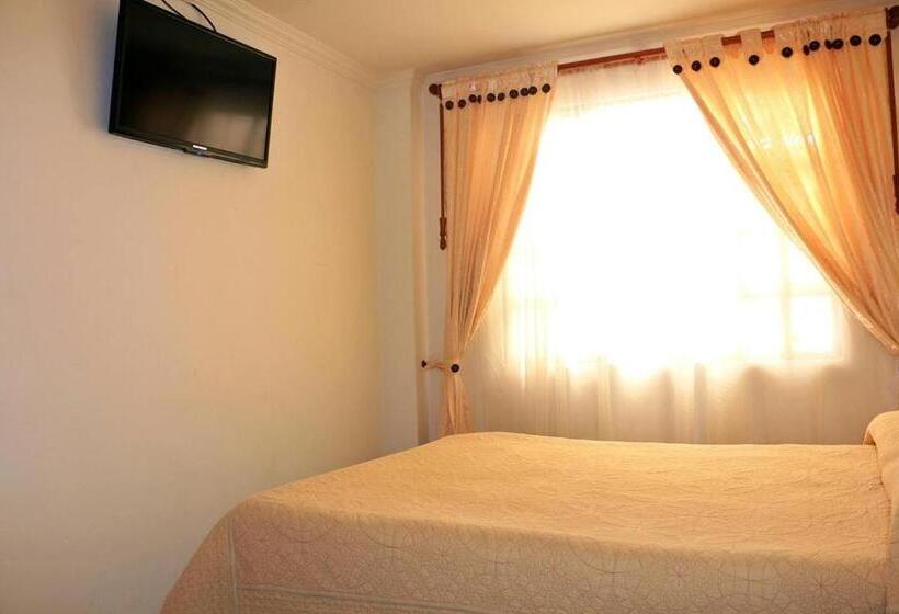 Номер Стандарт, Camelia Real Briceño