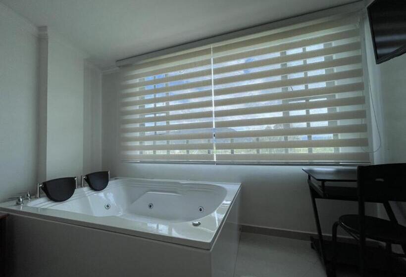 Люкс с гидромассажем, Camelia Real Briceño