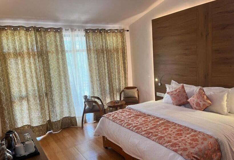 غرفة ديلوكس مطلة على الجبل, Crestmont Snow View Resort Ranikhet