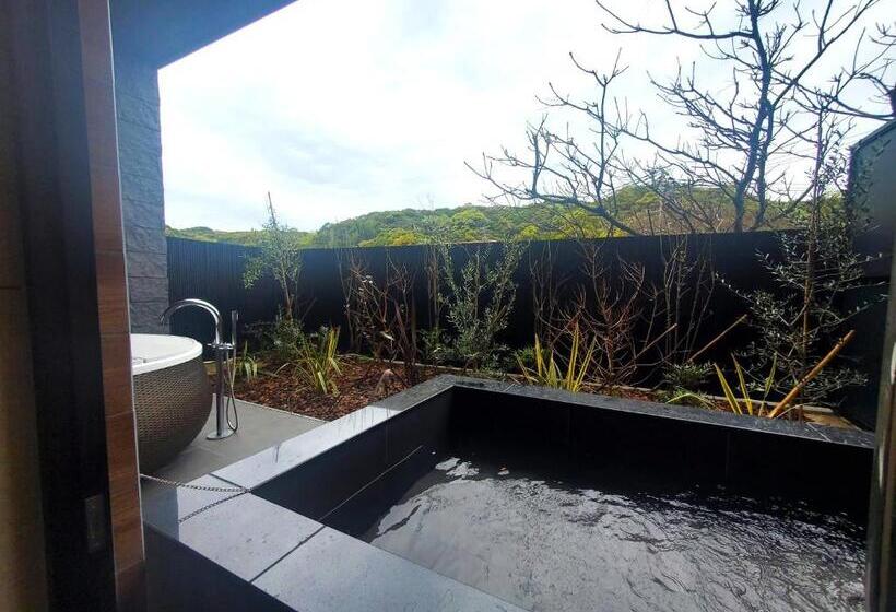 Номер Стандарт с Террасой, Five Spring Resort The Shirahama