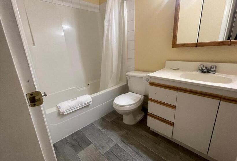 סוויטה, Fraser Bridge Inn