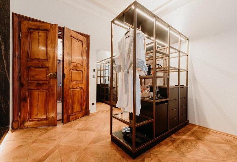 سوییت سوپریور, Meta Suites Historic City Living