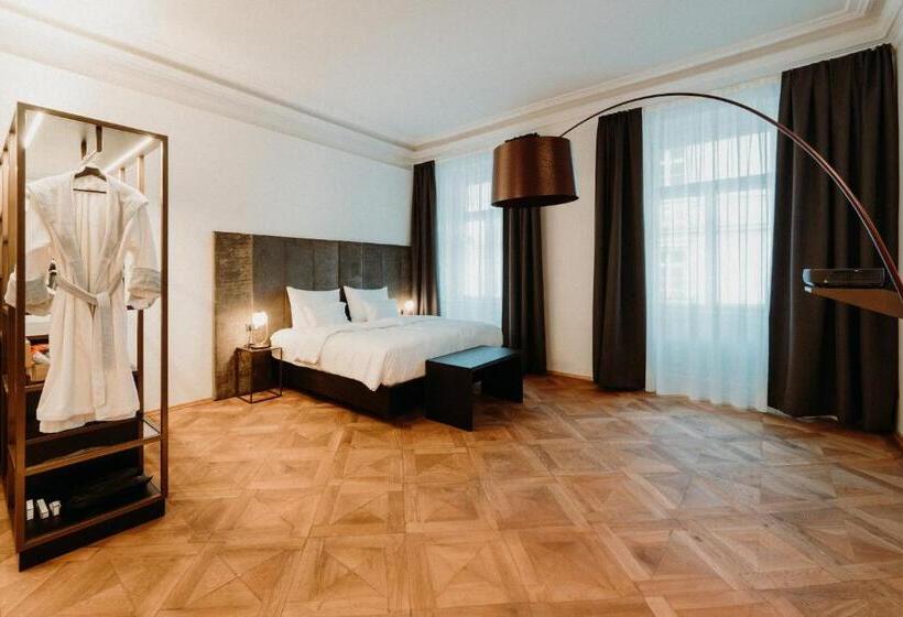 سوییت سوپریور, Meta Suites Historic City Living