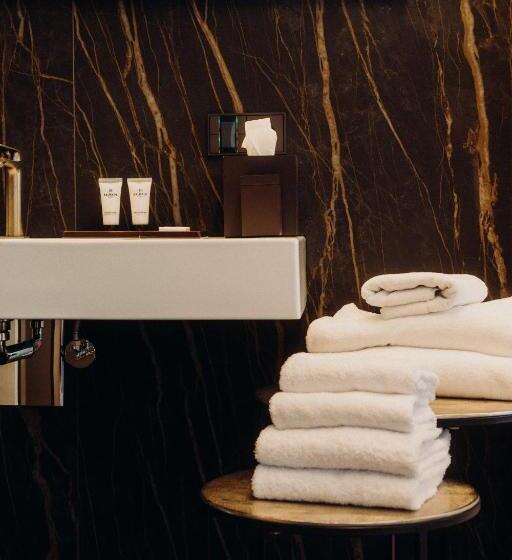 سوییت جونیور, Meta Suites Historic City Living