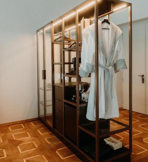 سوییت جونیور, Meta Suites Historic City Living