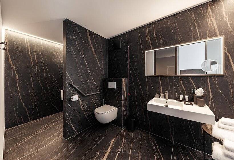 سوییت جونیور, Meta Suites Historic City Living