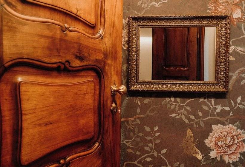 سوییت جونیور, Meta Suites Historic City Living