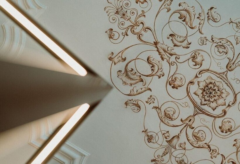 سوییت جونیور, Meta Suites Historic City Living