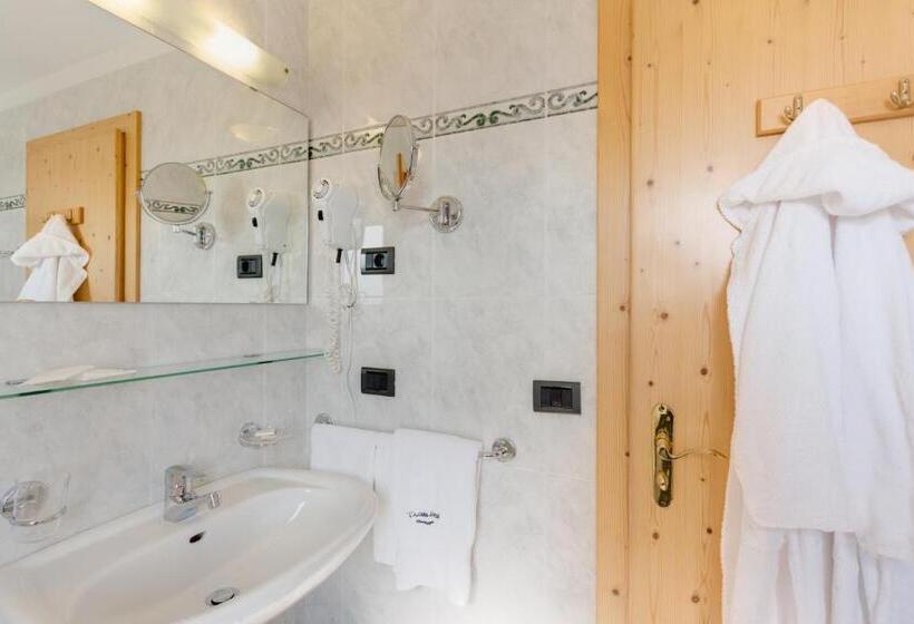 수피리어 룸, Piccolo