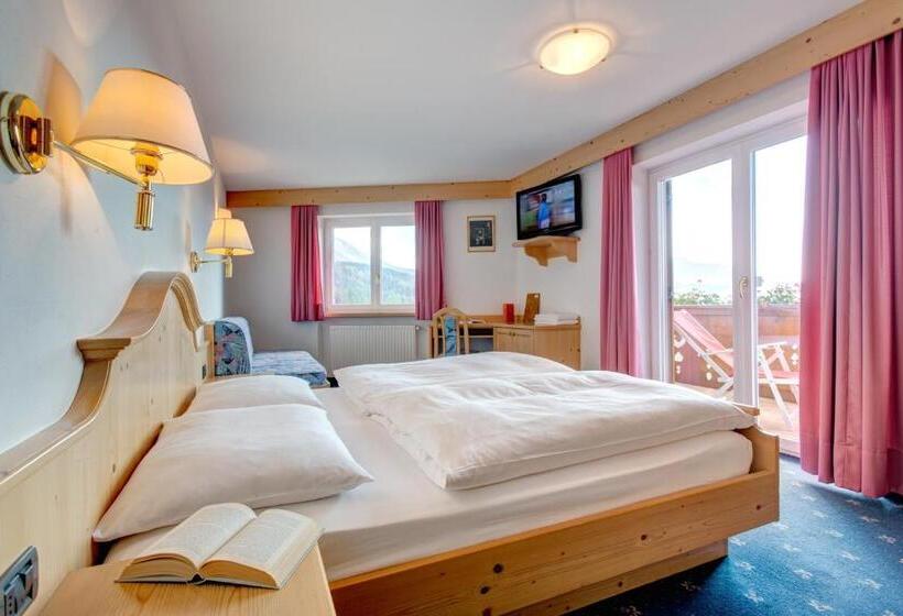 수피리어 룸, Piccolo