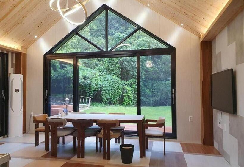 Chambre Familiale, Hwacheon Yeoungwoong Ine Pension