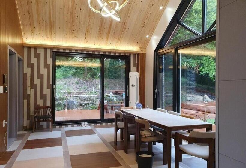 Chambre Familiale, Hwacheon Yeoungwoong Ine Pension