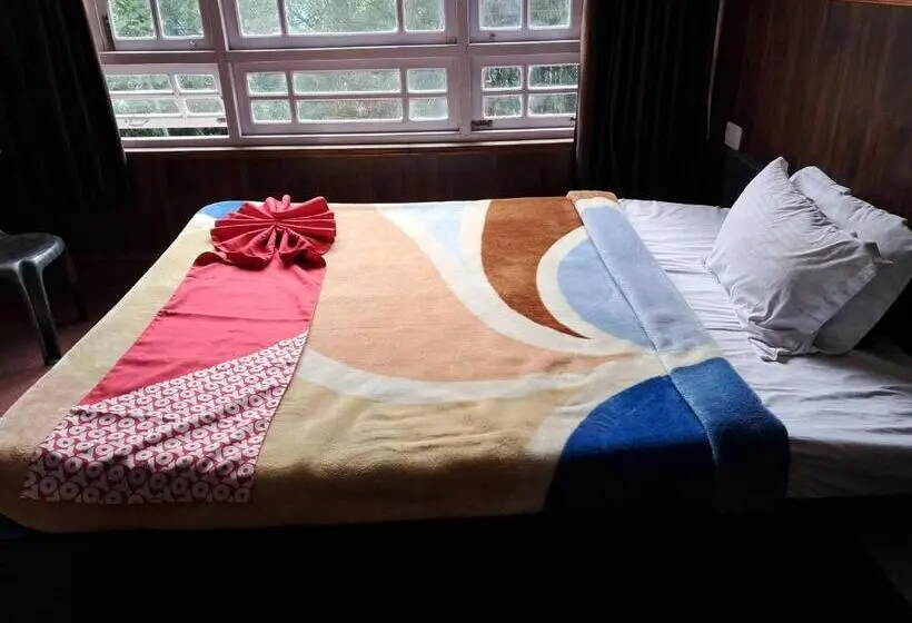 トリプルクラシックルーム, O 35610 Hotel Shayabong
