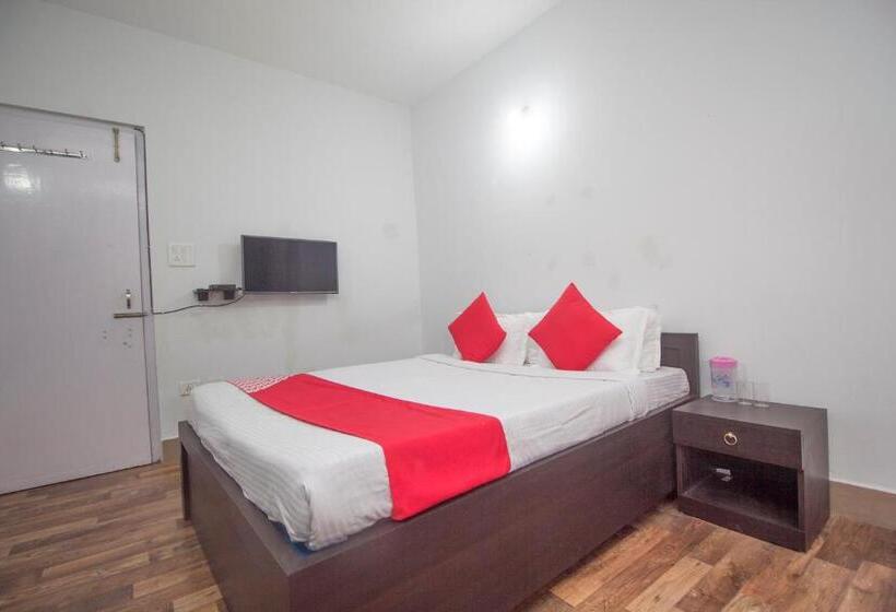 Трехместный Номер Классика, O 35610 Hotel Shayabong
