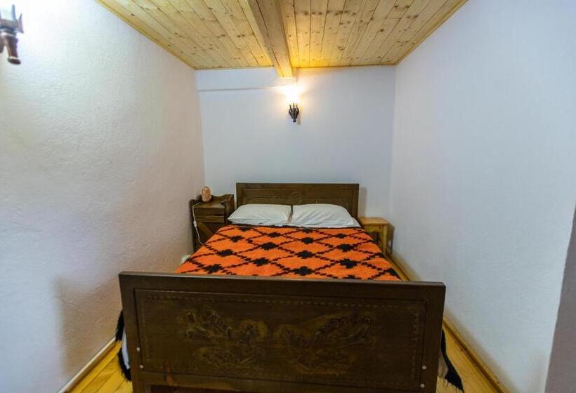 Номер Стандарт, Conacul Drahneilor