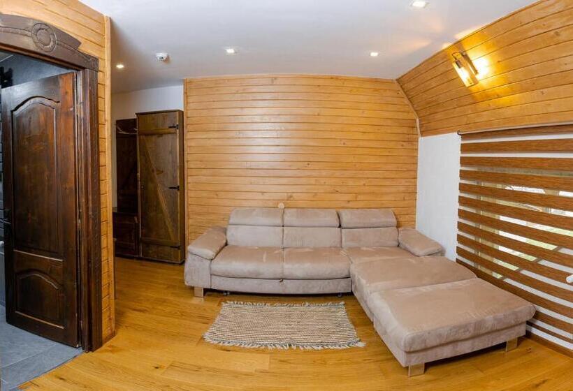 Номер Deluxe с Балконом, Conacul Drahneilor