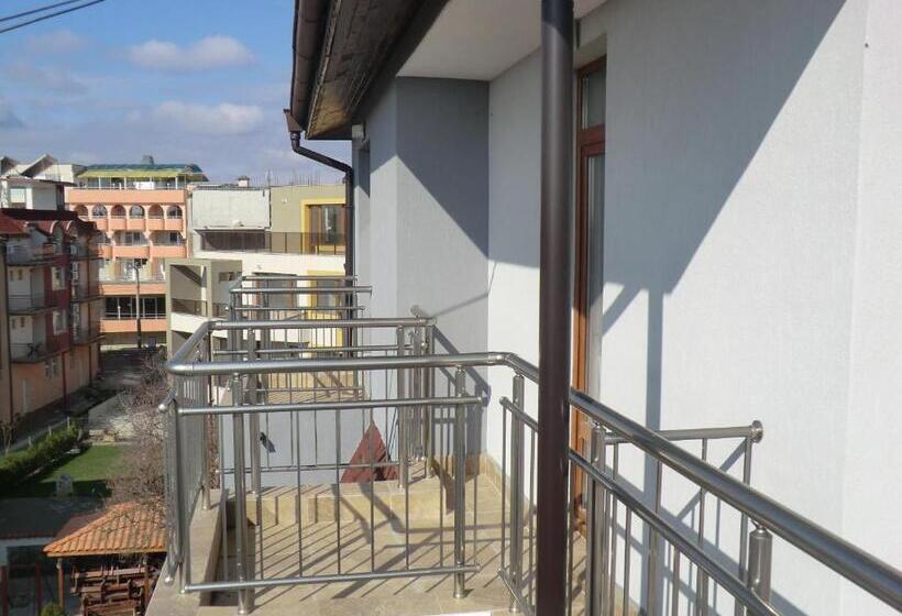 标准间带阳台, Guest House Petrovi