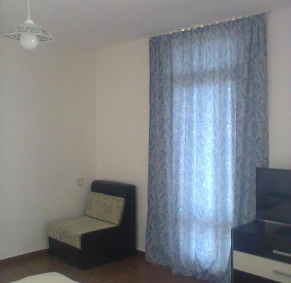 标准间带阳台, Guest House Petrovi