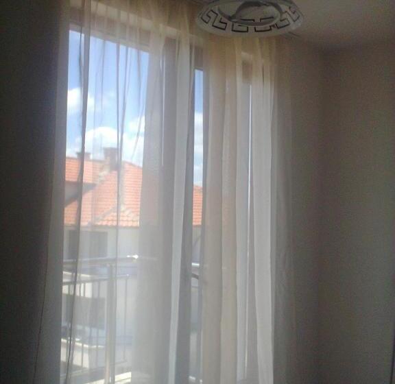 标准间带阳台, Guest House Petrovi