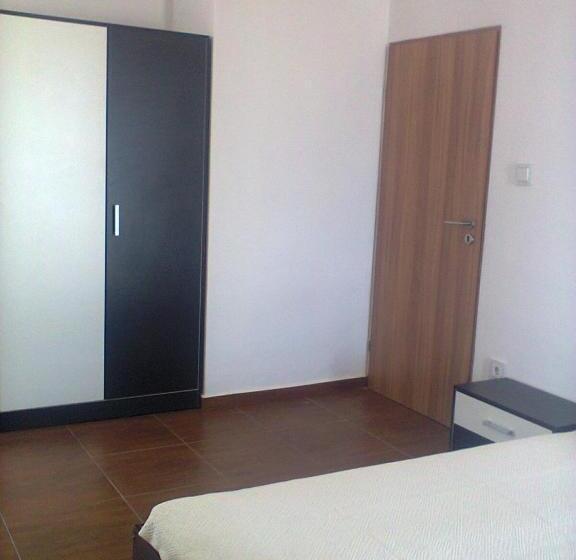 标准间带阳台, Guest House Petrovi