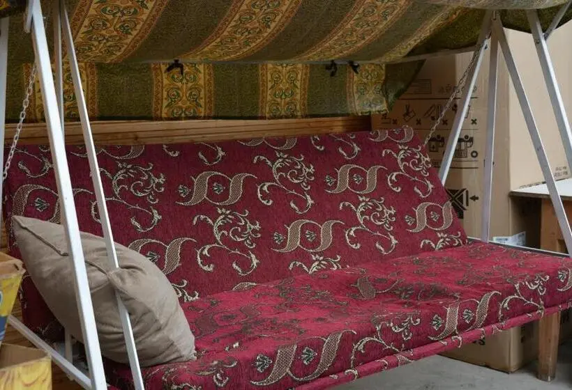 اتاق استاندارد با سرویس بهداشتی مشترک, Mziuri Guest House