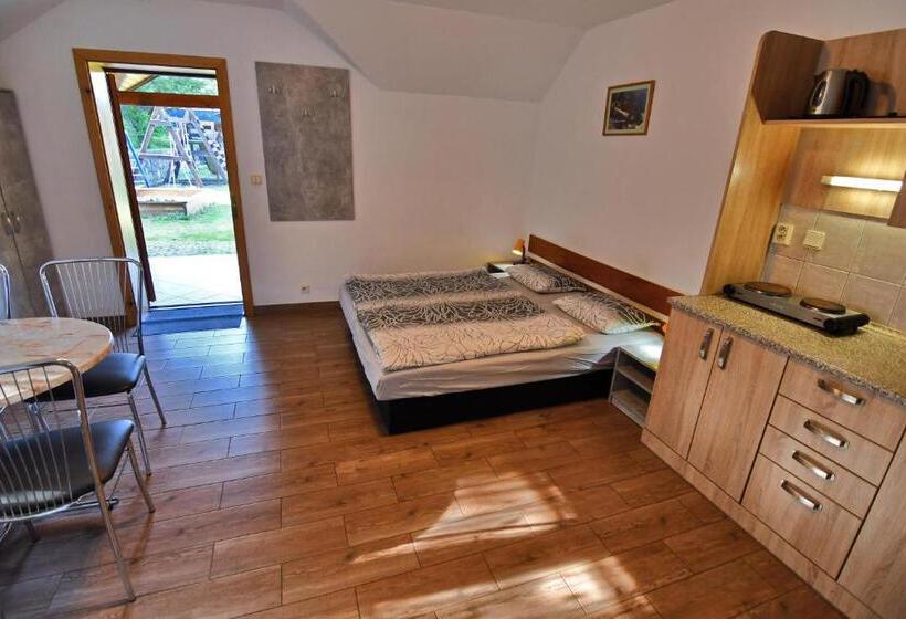 家庭房带园景, Penzión Hôrka