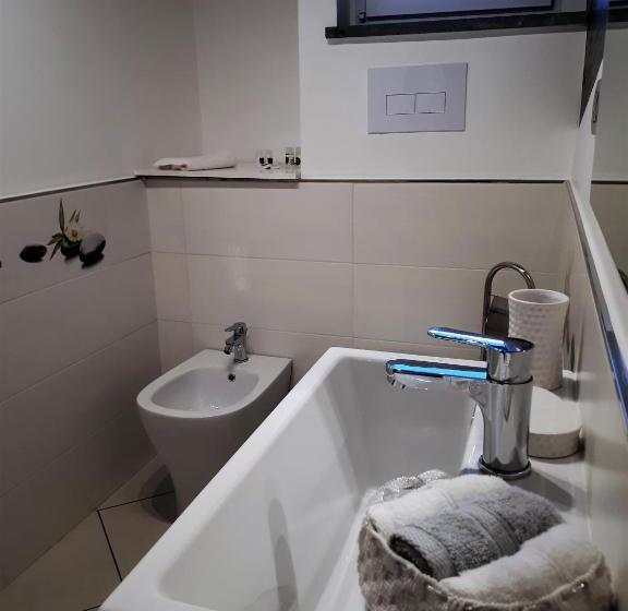 海景标准间带阳台, Villa Treglia B&b