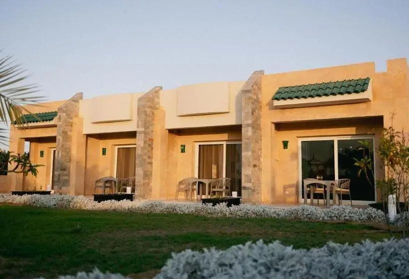 اتاق خانوادگی با چشمانداز دریا, Grand Waha Resort