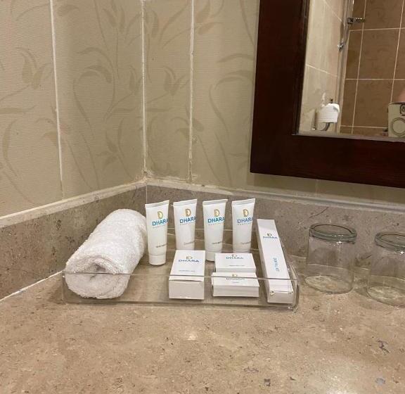 اتاق خانوادگی با چشم‌انداز دریا, Grand Waha Resort