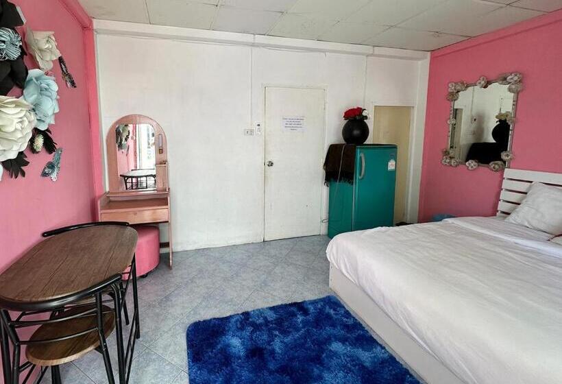 Quarto Estandar com Sacada, Sea View Jomtien Guest House