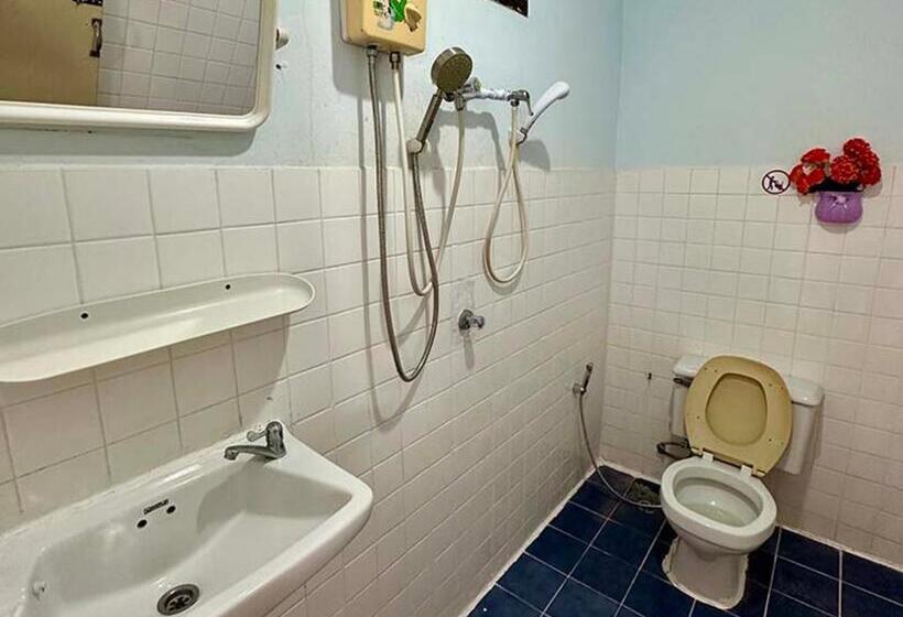 Quarto Estandar com Sacada, Sea View Jomtien Guest House