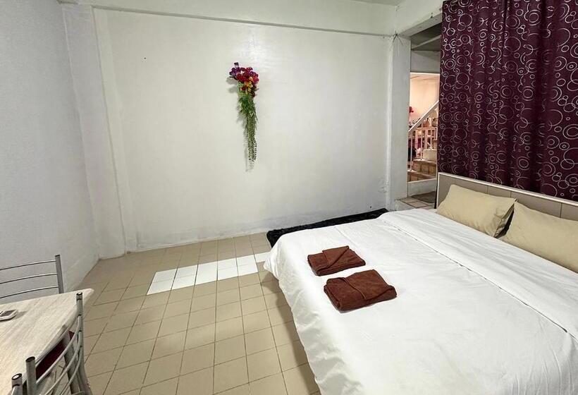 Quarto Basic, Sea View Jomtien Guest House