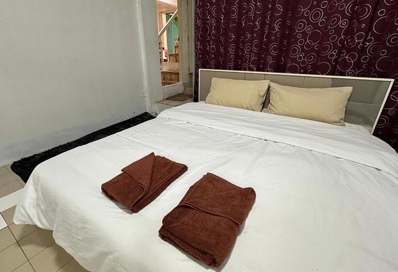 Quarto Basic, Sea View Jomtien Guest House