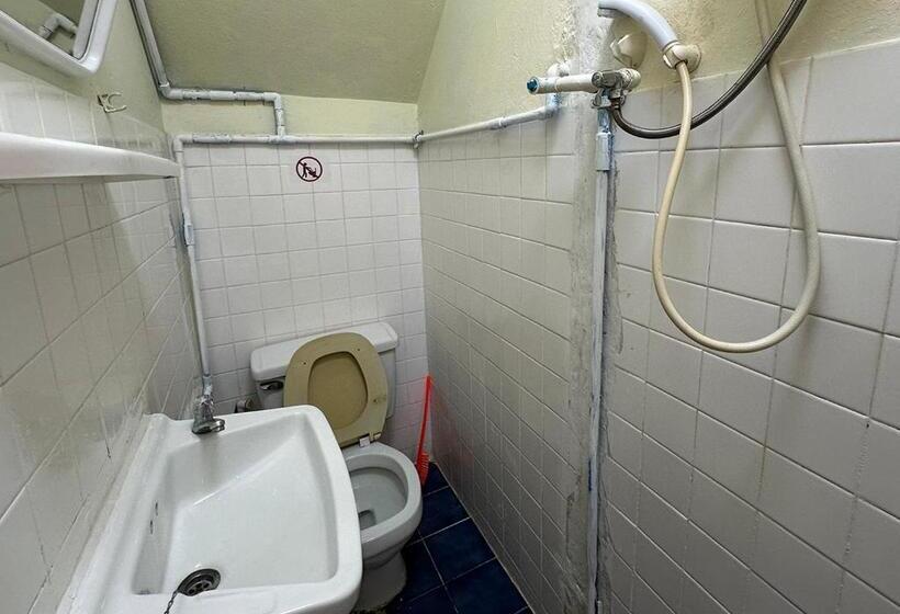 Quarto Quádruplo Estandar, Sea View Jomtien Guest House