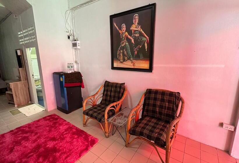 Quarto Quádruplo Estandar, Sea View Jomtien Guest House