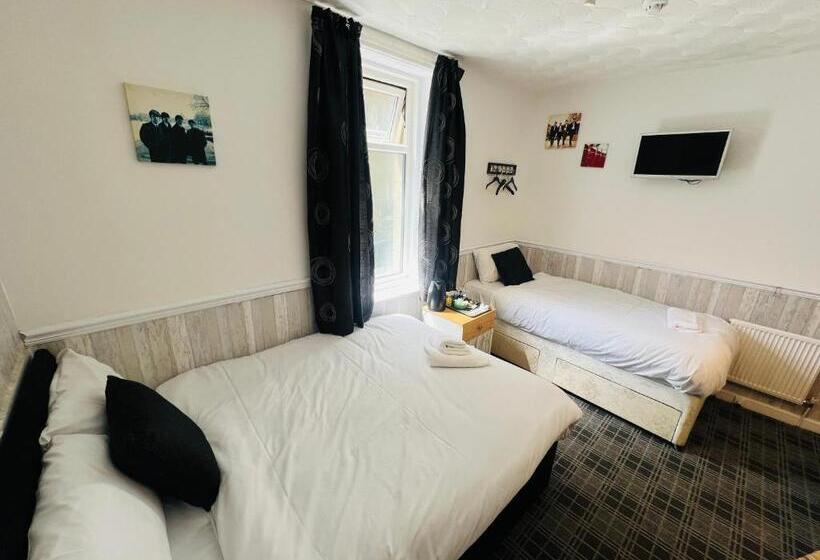 غرفة قياسية ثلاثية, Tower Central Hotel Albert Road