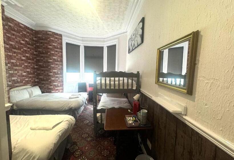 غرفة كلاسيكية رباعية, Tower Central Hotel Albert Road