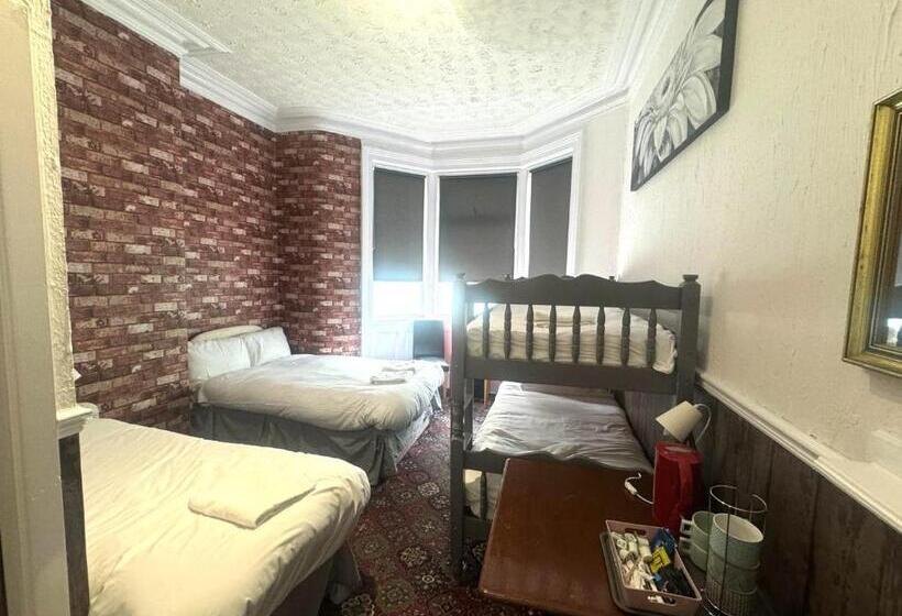 غرفة كلاسيكية رباعية, Tower Central Hotel Albert Road