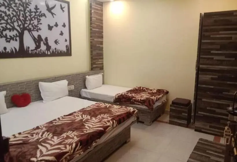 デラックストリプルルーム, Goroomgo Parvati Residency Madhya Pradesh