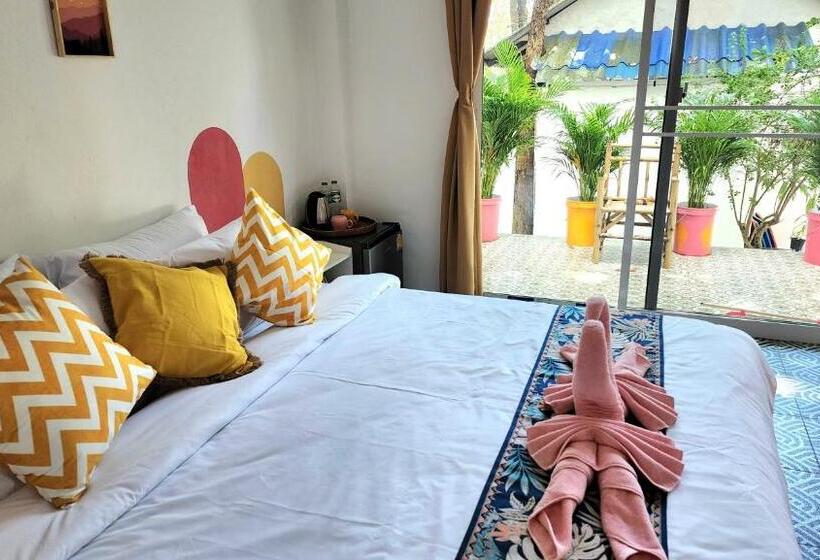 스탠다드 룸 킹사이즈 침대, Easy Life Koh Chang