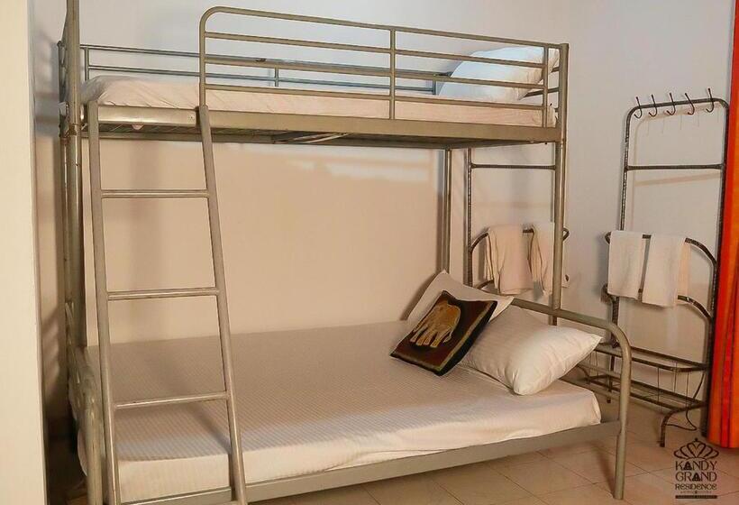 הכלכלה חדר לארבעה עם מקלחת משותפת, King Ray By Tbs