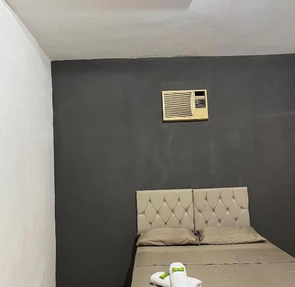 プールビュースイート, Pousada Tropical