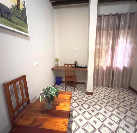 חדר דלוקס, Wannas House