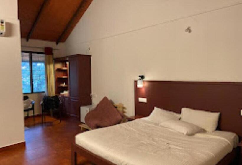 חדר סטנדרט, Porcupine Castle Resort Coorg, Pollibetta