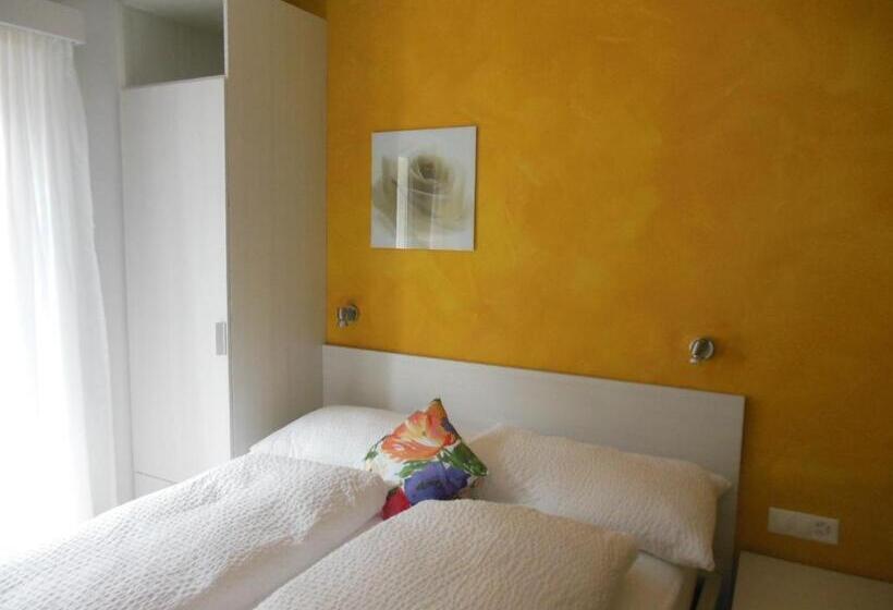 חדר משפחתי, B&b Tencia